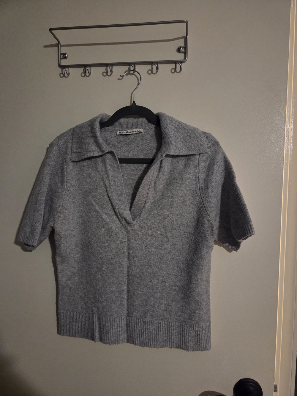 Abercrombie & Fitch Gray Short-Sleeve Collared Knit Top